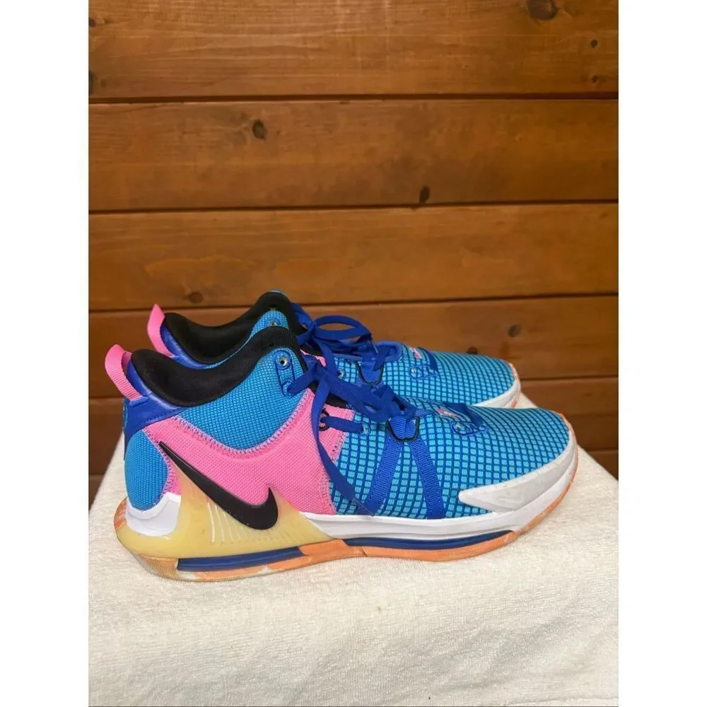 Nike LeBron Witness 7 basketball shoes 
